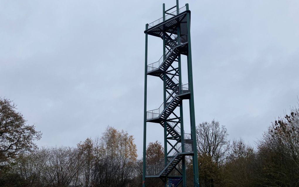 Uitkijktoren van staal.