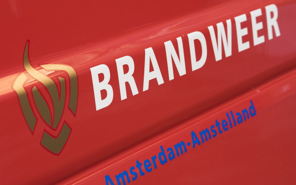 32 woningen Urk ontruimd na brand en gaslekkage in benedenwoning