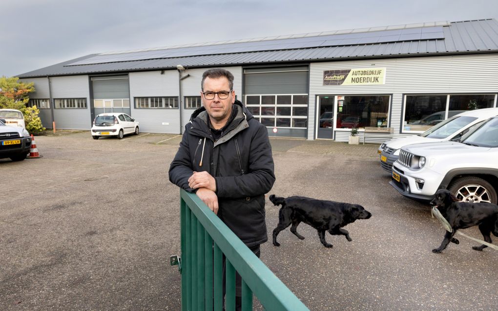 Geboren Moerdijker vreest sloopplannen dorp: „Krijg ik ooit uitzicht terug?”