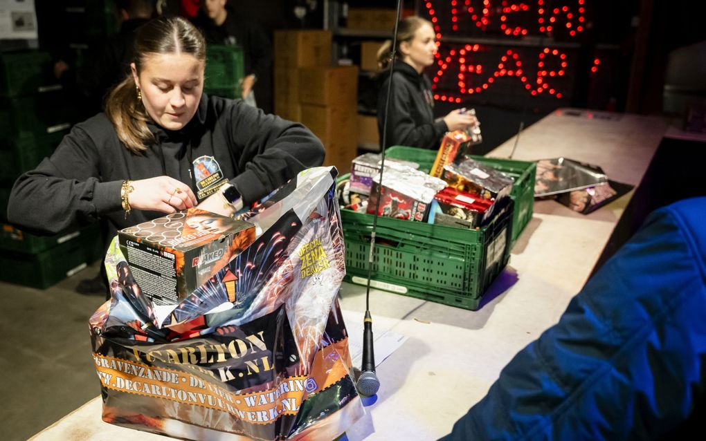 In Bunschoten hoort de vuurwerkverkoper: „Laten we nog een keer goed uitpakken”