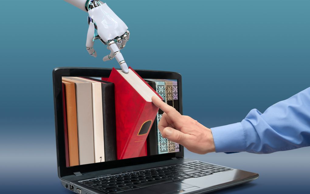 Een gloeilamp met een AI-icoon geeft informatie weer; dit is het concept van een digitale chatbot. 