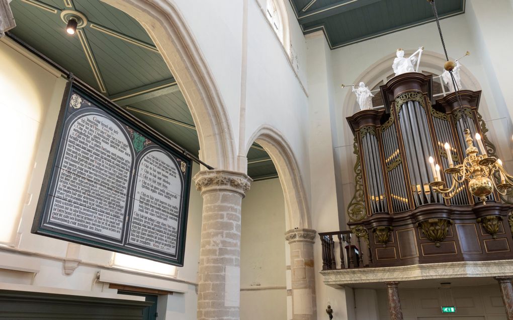 „Melanchthon heeft de overheid de bewaakster van beide tafelen van de wet genoemd.” Foto: De twee tafelen van de wet in de dorpskerk van Scherpenisse. beeld RD, Anton Dommerholt