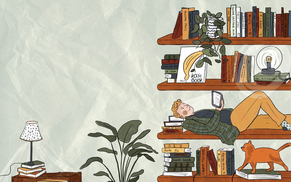 Een man ligt te lezen op zijn e-reader te midden van fysieke boeken.