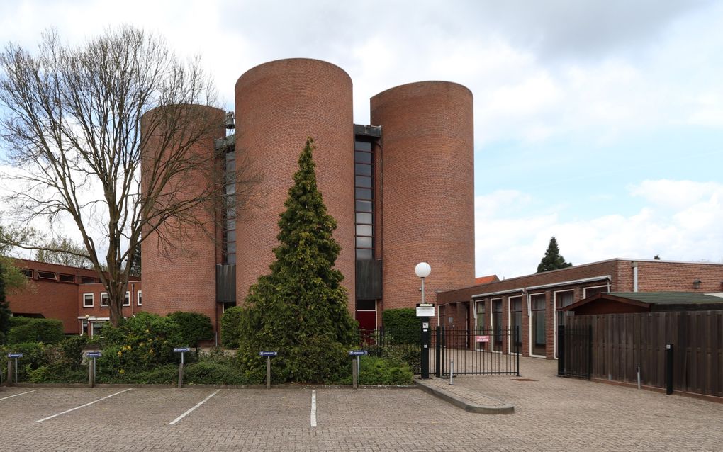 Gereformeerde Gemeente Zeist wil ”graansilo’s” kwijt