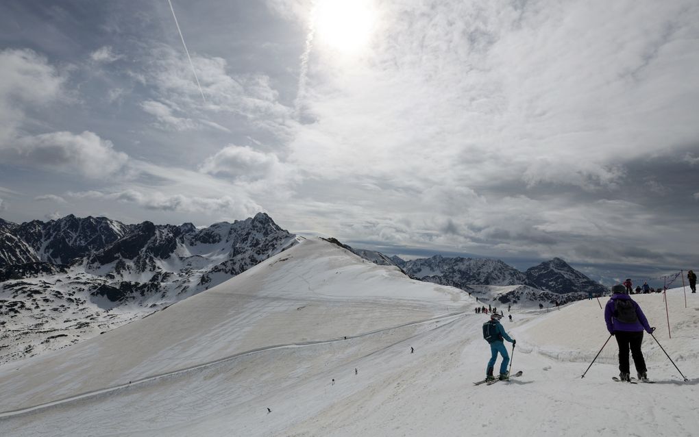 Skiërs in Kasprowy Wierch, Zuid-Polen. beeld EPA, Grzegorz Momot