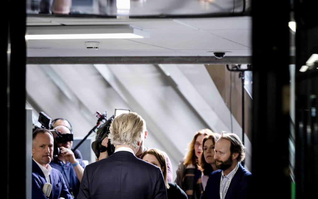 Geert Wilders (PVV) na afloop van de vervolggesprekken met informateurs Dijkgraaf en Van Zwol en de formerende partijen PVV, VVD, NSC en BBB. beeld ANP, Sem van der Wal