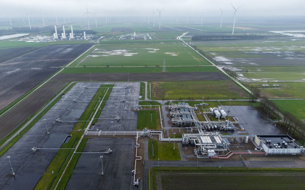 Een opname vanuit de lucht van een gaswinningslocatie in Groningen.