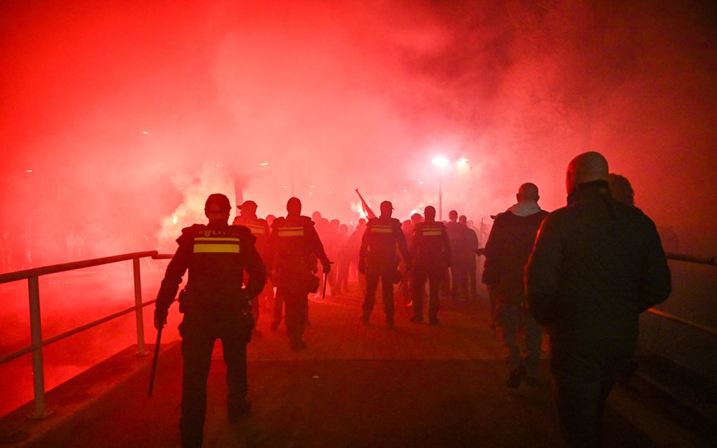 ME grijpt in bij protest in Bleskensgraaf tegen komst azc