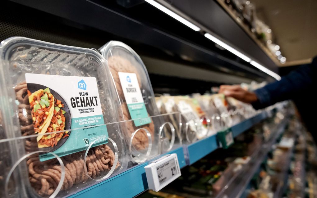 Vegetarische producten, ter vervanging van vlees in een supermarkt van Albert Heijn. beeld ANP, Robin van Lonkhuijsen