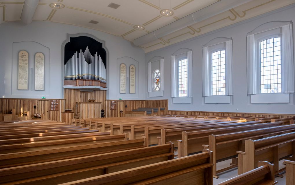 Gereformeerde gemeente in Nederland Bruinisse herdenkt Goede Vrijdag in vernieuwde kerk