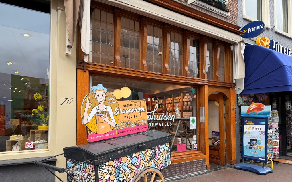 Koekenbakkers aan het werk in nostalgisch Gouda