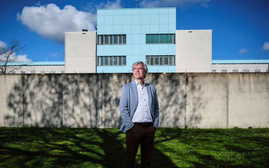 Hans Barendrecht bezoekt al dertig jaar gevangenen en daar zit ook weleens een refo tussen