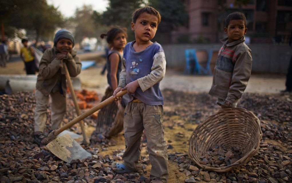 Indiase kinderen aan het werk bij een mijn. Zodra de Europese antiwegkijkwet in werking treedt, moeten bedrijven misstanden in hun productieketen rapporteren. In Duitsland, het Verenigd Koninkrijk, Frankrijk, Noorwegen en de Amerikaanse staat Californië bestaat al soortgelijke wetgeving. beeld Wikimedia