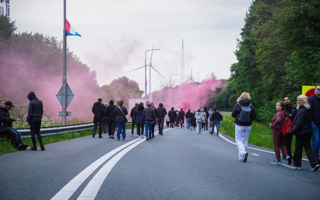 Anti-azc-demonstranten blokkeren snelweg A59 bij Den Bosch