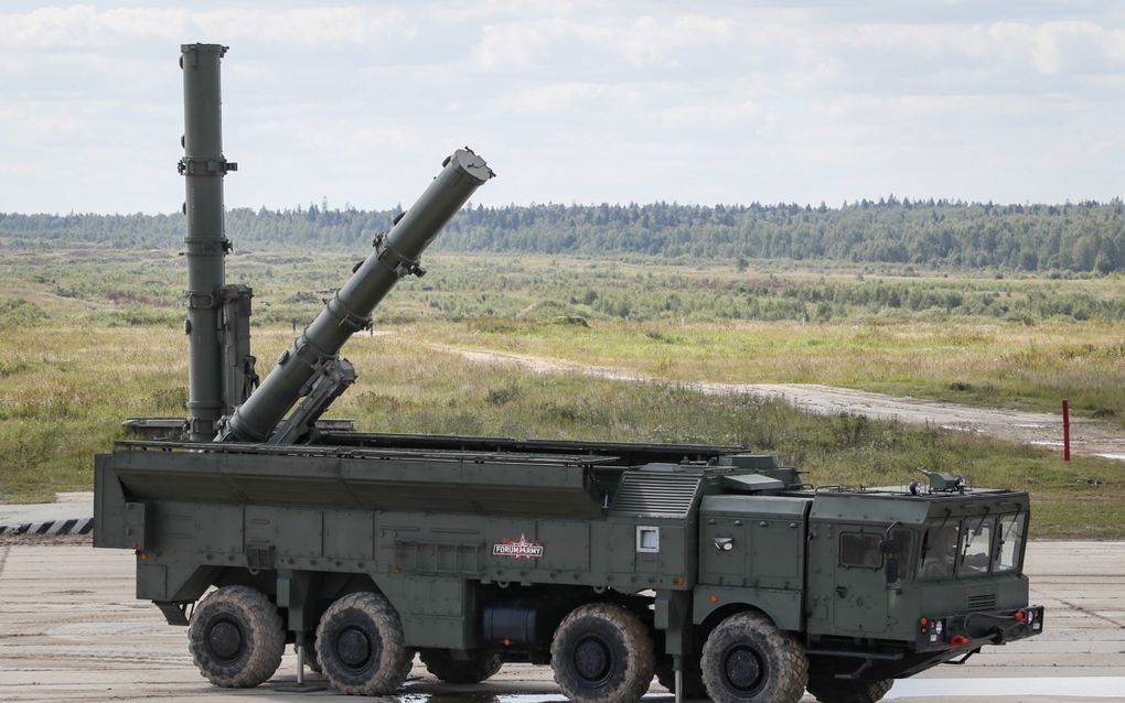 Een mobiele lanceerinstallatie voor Russische Iskander-M-raketten. Deze ballistische raketten kunnen met een kernkop worden uitgerust. beeld EPA, Yuri Kochetkov 