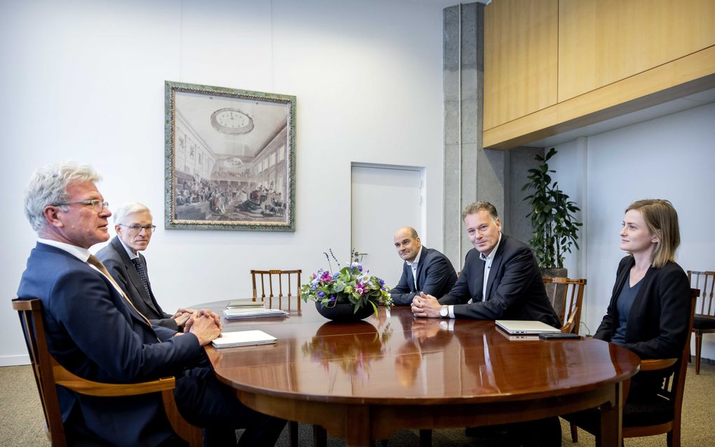 De informateurs Dijkgraaf en Van Zwol hebben het Centraal Planbureau (CPB) gevraagd plannen door te rekenen die aan de formatietafel zijn gesmeed. beeld ANP, Koen van Weel