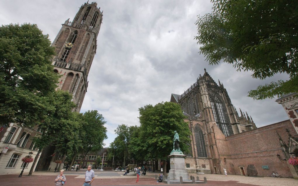 Domplein Utrecht 200 jaar, fundering Bethelkerk Zwijndrecht versterkt – en ander plaatselijk kerknie