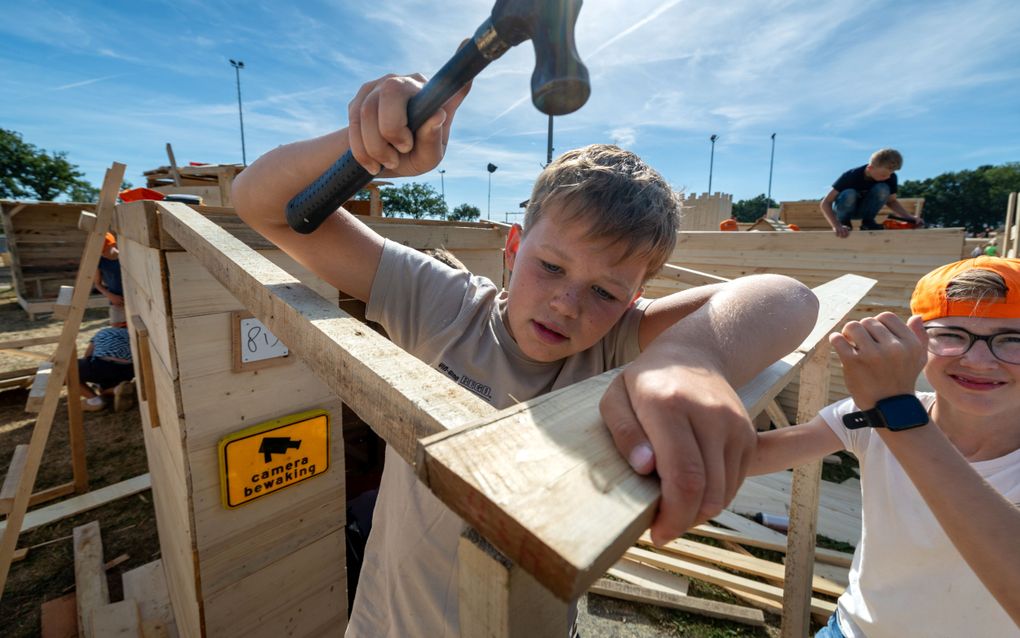 Na 25 jaar is huttendorp Staphorst nog steeds populair: „Ik hoop dat we winnen, maar meedoen is het 