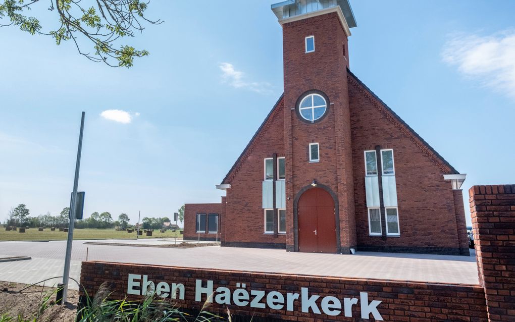 Eben-Haëzer in Oud-Vossemeer: „We hebben nu een mooi kerkgebouw, maar zien uit naar Gods zegen”