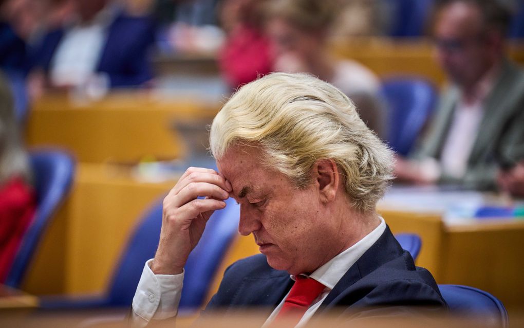 Geert Wilders (PVV) woensdag in de Tweede Kamer tijdens een debat over het eindverslag van informateurs Richard van Zwol en Elbert Dijkgraaf. Onder hun begeleiding kwamen de vier partijen na bijna zes maanden een hoofdlijnenakkoord overeen. beeld, ANP, Phil Nijhuis