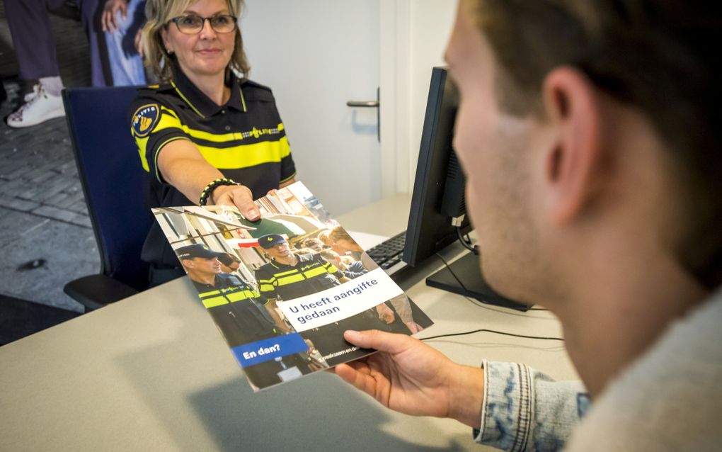 „Doe in ieder geval altijd aangifte van internetfraude. Je hoeft je niet te schamen, want je bent op een listige manier verleid om een aankoop te doen.” beeld ANP, Lex van Lieshout 