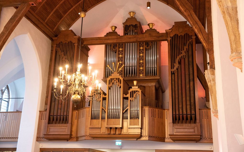 Het Flentroporgel in de Grote Kerk van Wageningen wordt bespeeld door Leo van Doeselaar. Beeld RD, Anton Dommerholt 