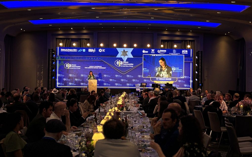 Mirjam Bikker (ChristenUnie) spreekt tijdens de tweedaagse bijeenkomst van de European Jewish Association in Amsterdam. beeld ChristenUnie