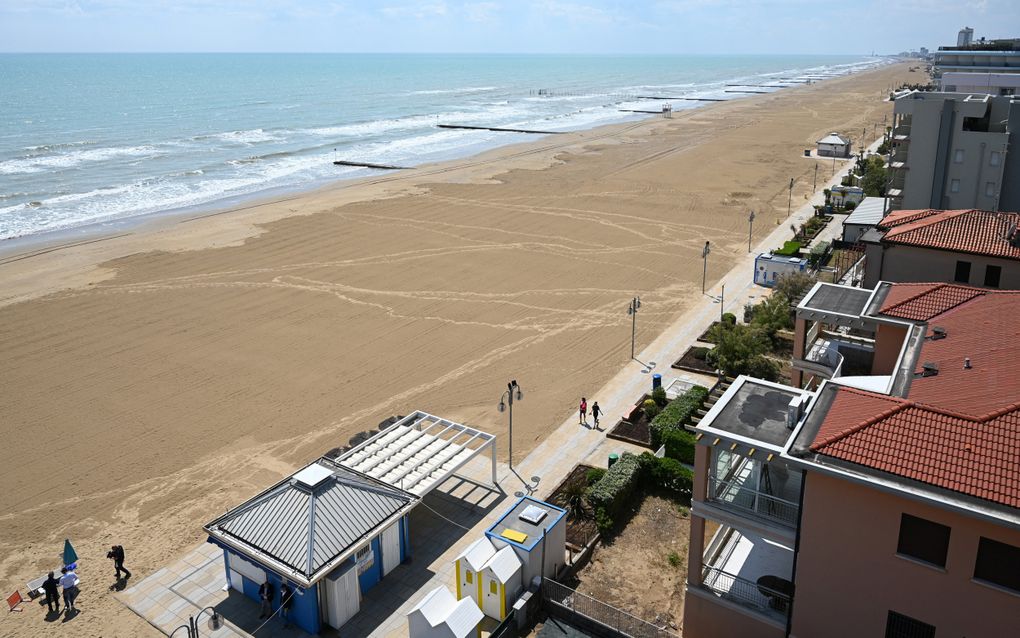 Het strand bij de Italiaanse kustplaats Jesolo. beeld AFP, Vincenzo Pinto