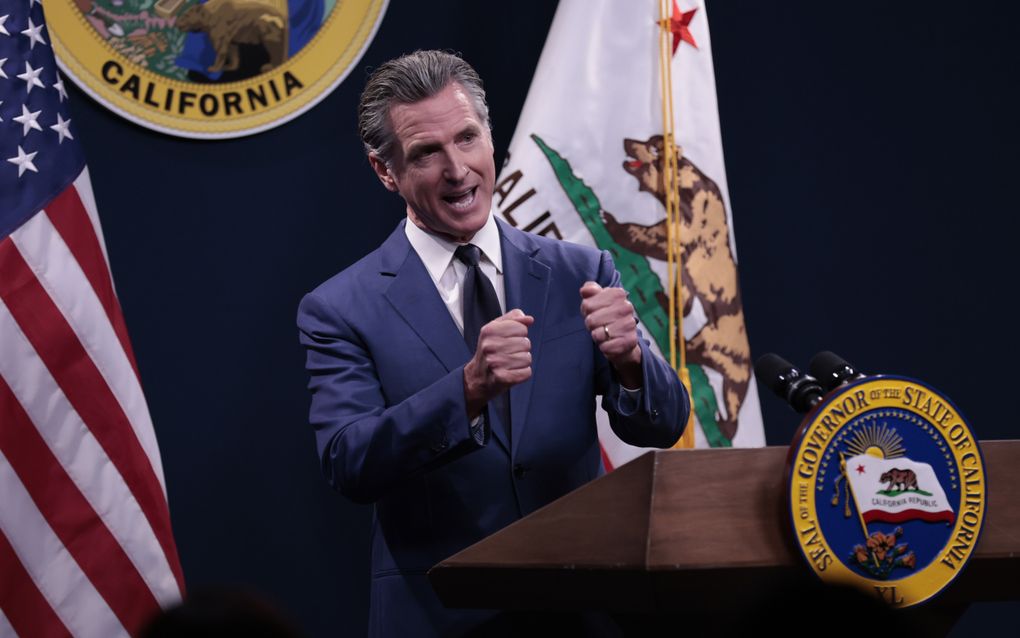 De Amerikaanse staat Californië loopt al jaren voorop als het gaat om transgenderemancipatie. Foto: gourverneur Gavin Newsom geeft een toelichting op de begroting van zijn staat. beeld EPA, John G. Mabanglo