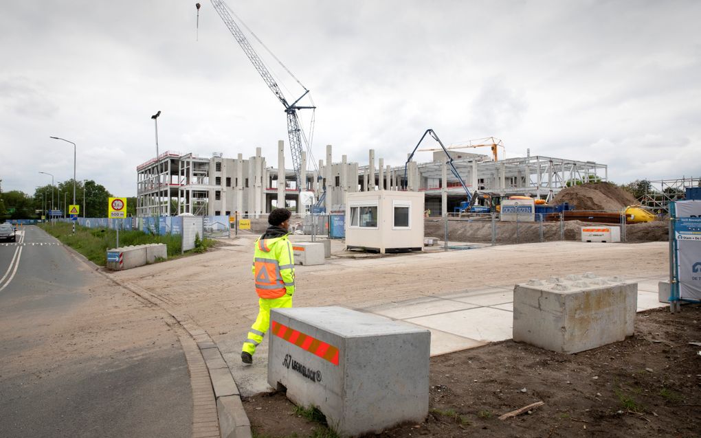 Gebouw 10 van ASML in aanbouw. De gemeente Veldhoven heeft de omgevingsvergunning voor uitbreiding aan de zuidzijde van de Heiberg toegekend. beeld Ton Toemen