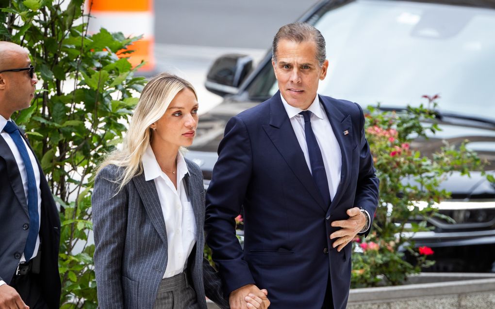 Hunter Biden en zijn vrouw Melissa Cohen Biden. beeld EPA, Jim Lo Scalzo 