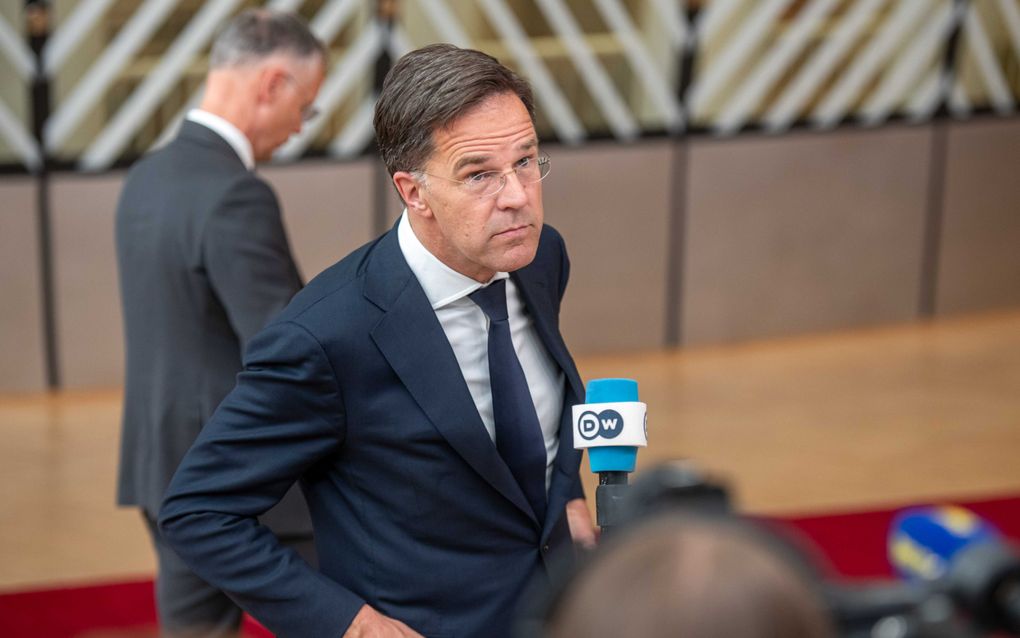 Kandidaat NAVO-chef Mark Rutte arriveert maandag voor de informele EU-top in Brussel. beeld ANP, Jonas Roosens