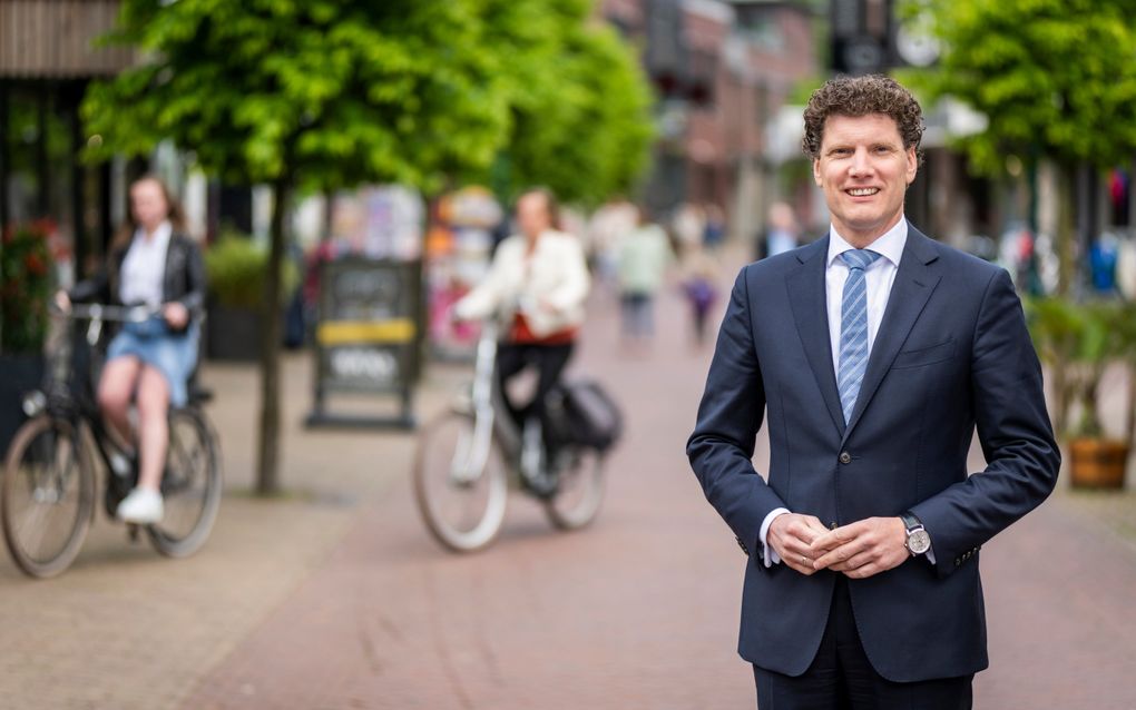 De Barneveldse burgemeester Jacco van der Tak maakt zich zorgen om het extreem hoge aantal dodelijke verkeersslachtoffers in zijn gemeente. Dit jaar kwamen er al vijf mensen om bij ongevallen op de weg. beeld gemeente Barneveld