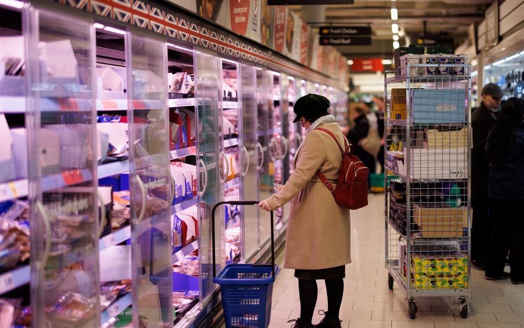 „De overheid kan supermarkten doelen opleggen over de samenstelling van het assortiment.” beeld EPA, Tolga Akmen