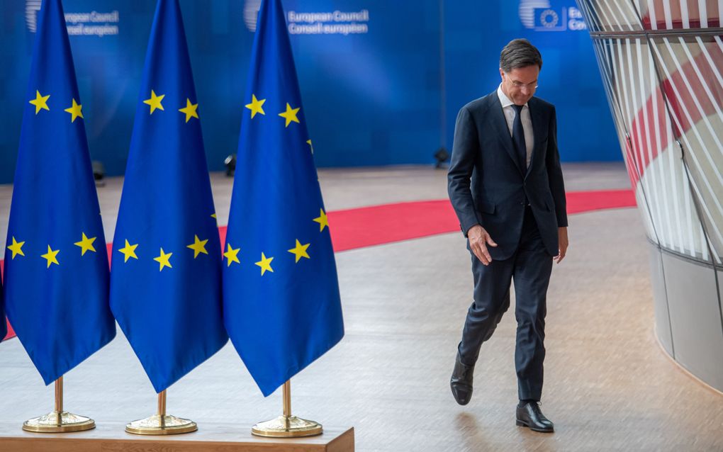 Demissionair premier Mark Rutte arriveert voor de informele EU-top. Tijdens de bijeenkomst wordt er onder meer gesproken over de uitkomsten van de Europese verkiezingen en de invulling van de topfuncties. beeld ANP JONAS ROOSENS