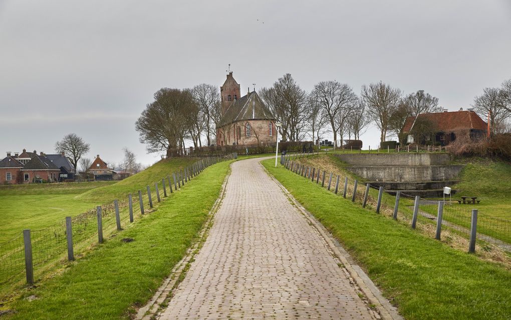 Het eeuwenoude kerkje van Hegebeintum, in Friesland, maakt deel uit van het Ziltepad. beeld RD, Henk Visscher