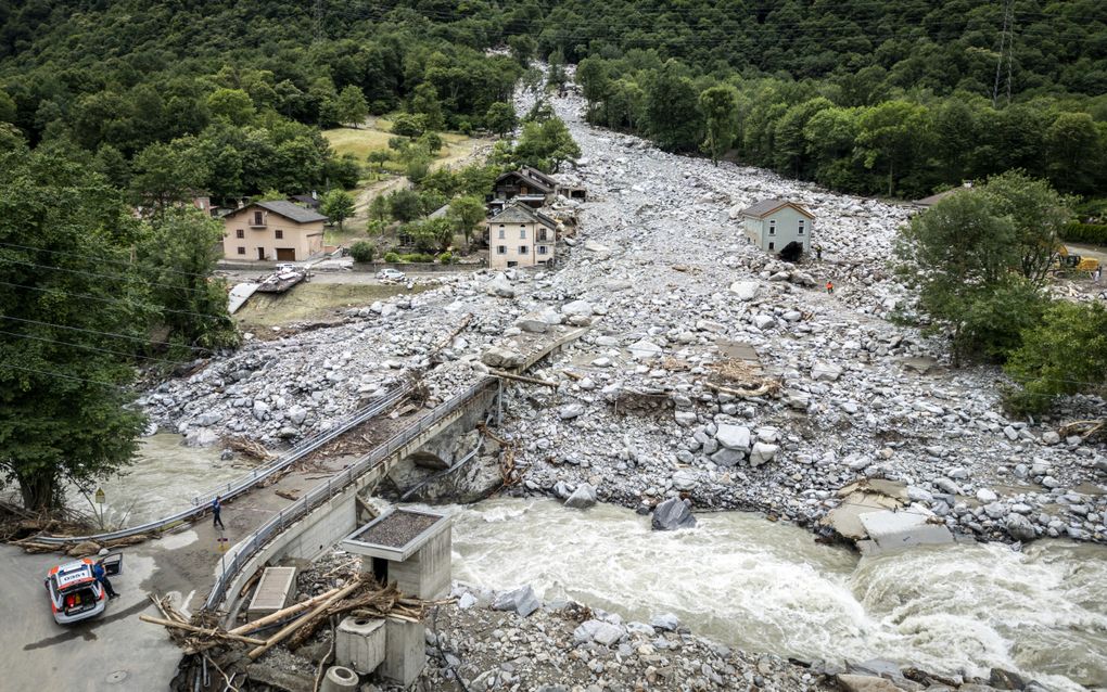 Ravage in Sorte, in het zuiden van Zwitserland. beeld EPA, Michael Buholzer  