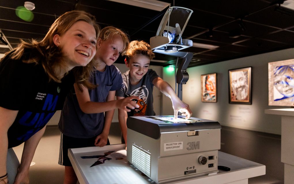 Bezoekers kunnen ook zelf aan de slag in het Universiteitsmuseum Utrecht. beeld UMU, Lize Kraan