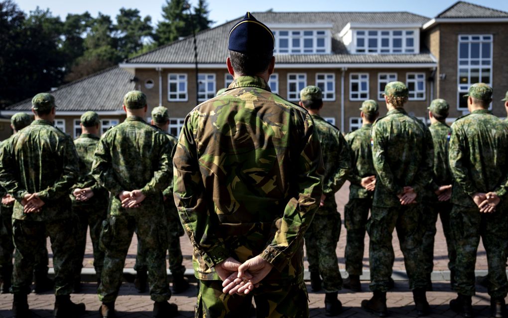 Militairen op het terrein van de Generaal Spoorkazerne in Ermelo. beeld ANP, Sander Koning 