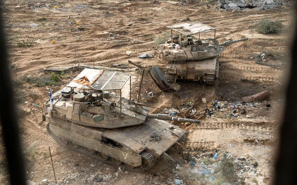 Twee Israëlische tanks in Rafah. beeld Israeli Army