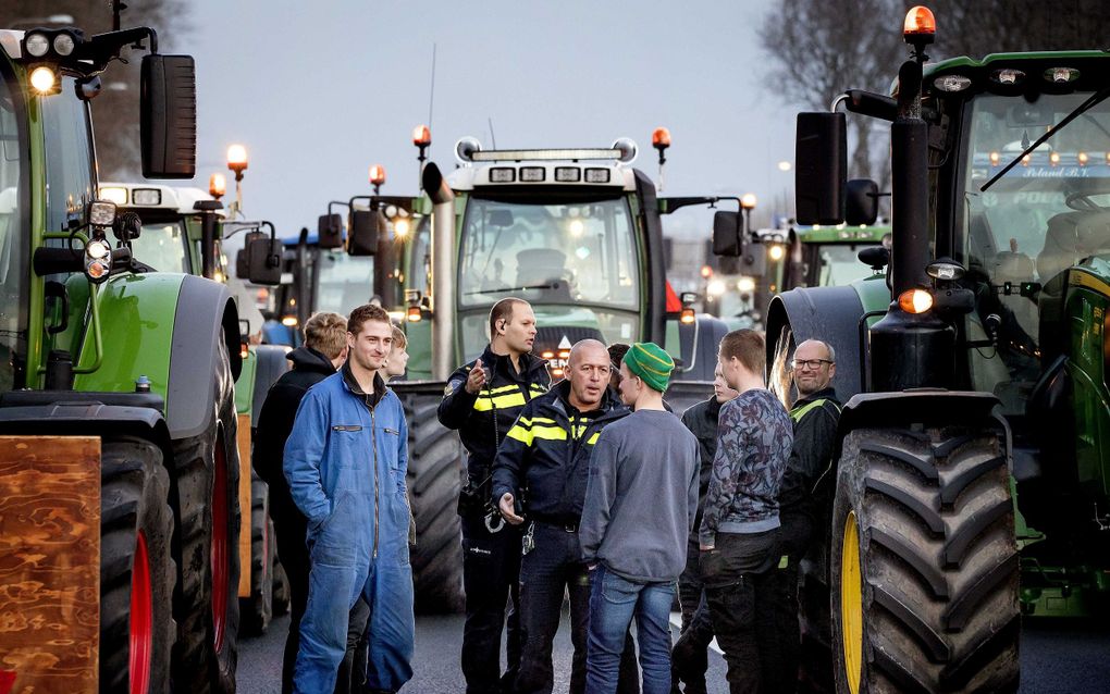 Boeren op de A9. beeld ANP