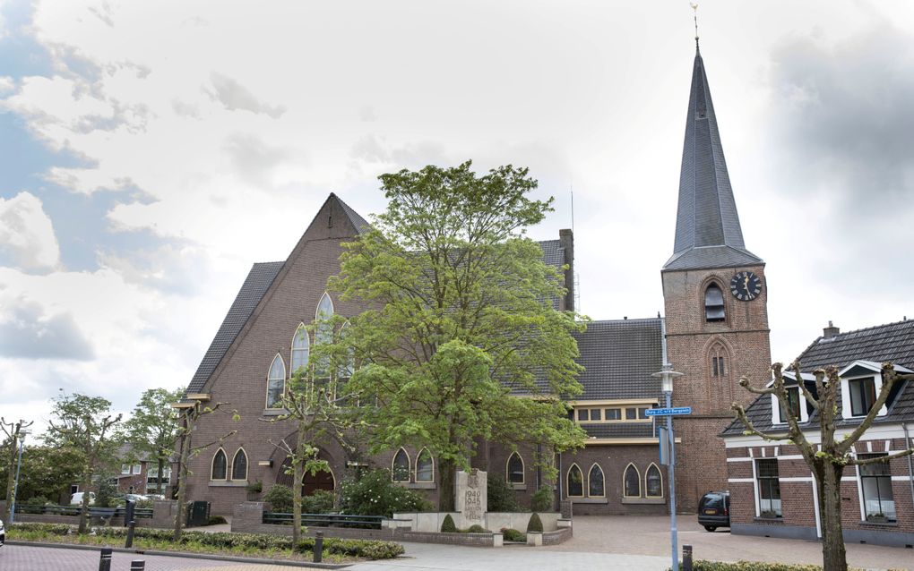 Ds H J Donken Neemt Afscheid Van Hervormd Wierden Wegens Emeritaat