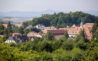 Blik op Herrnhut, Oost-Saksen (Duitsland), stichtingsplaats van de Moravische broeders ofwel hernhutters. beeld epd-bild, Nikolai Schmidt