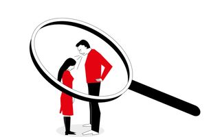 Illustratie van een man die boos tegen een vrouw praat. Ze zijn te zien door een vergrootglas.