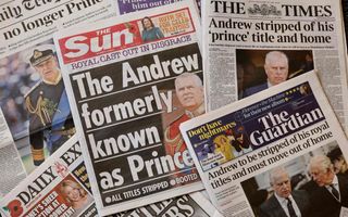 Voorpagina’s van kranten.