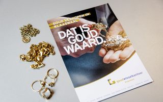 Directeur De Ruiter van het Goudwisselkantoor uit Klaaswaal ziet dat er ook bij de jongere generaties belangstelling ontstaat voor goud. beeld ANP, Robin van Lonkhuijsen 