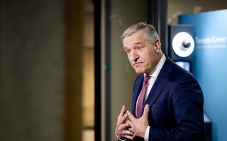 Informateur Buma staat de pers te woord