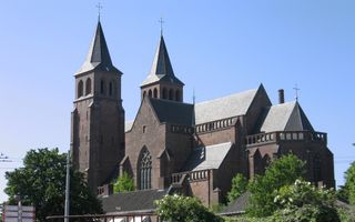 De voormalige rooms-katholieke Walburgiskerk in Arnhem. beeld Wikimedia