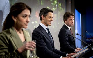 Fractievoorzitters Yesilgöz (VVD), Jetten (D66) en Bontenbal (CDA) (v.l.n.r.) presenteren het coalitieakkoord