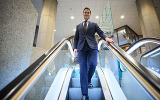 Jetten op de roltrap